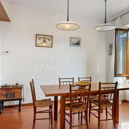Luca Via Gavazzo 18 * Bonassola