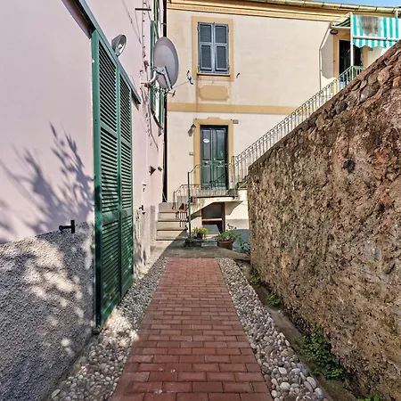 Luca Via Gavazzo 18 * Bonassola