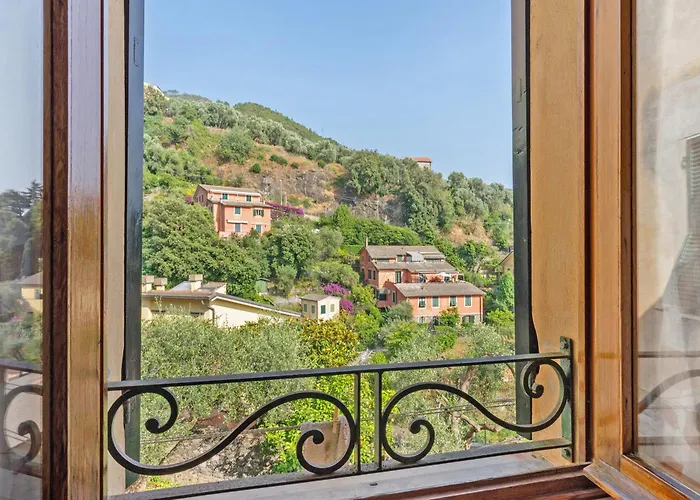 Luca Via Gavazzo 18 * Bonassola