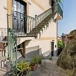 Luca Via Gavazzo 18 *