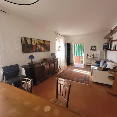 Apartment Luca Via Gavazzo 18 *