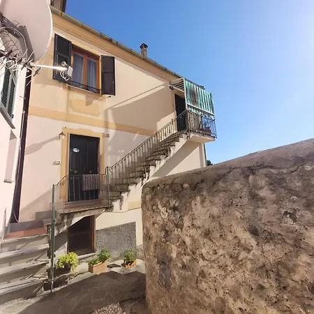 Apartment Luca Via Gavazzo 18