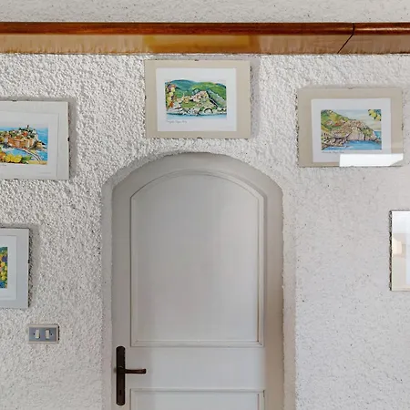 Luca Via Gavazzo 18 * Bonassola