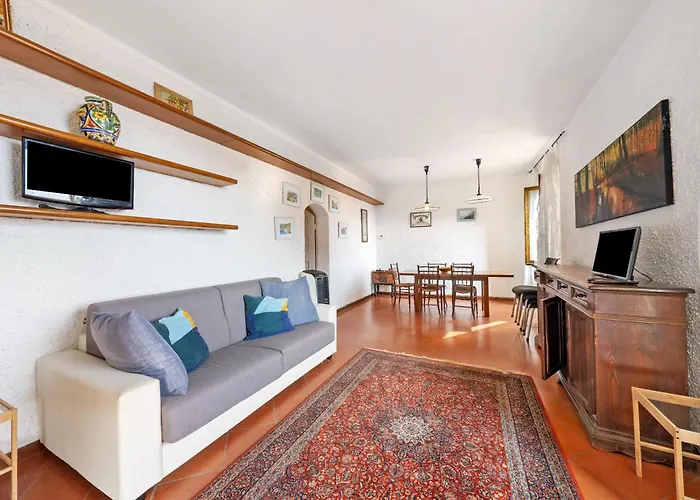 Luca Via Gavazzo 18 Apartamento